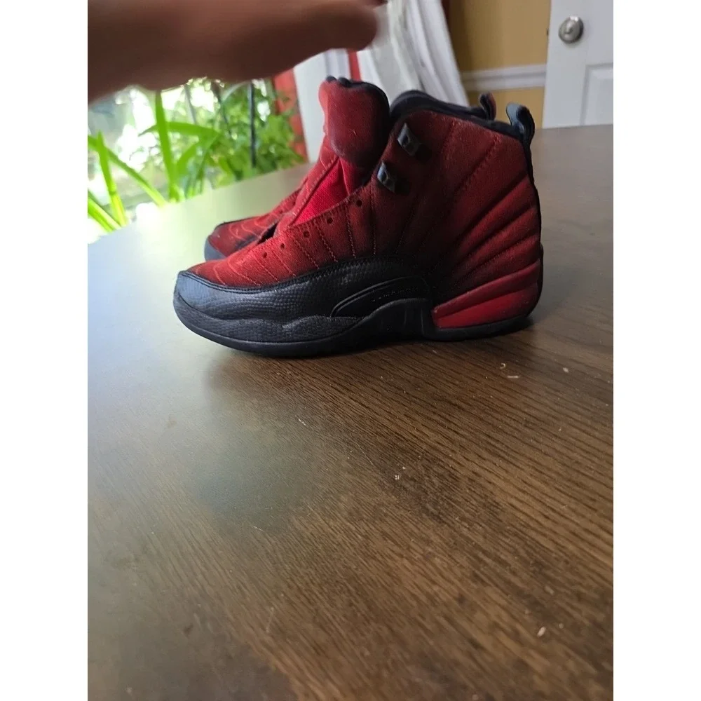Nike Air Jordan 12 Retro Reverse Flu Game Shoes Youth 4.5 Red 153265-602 F1